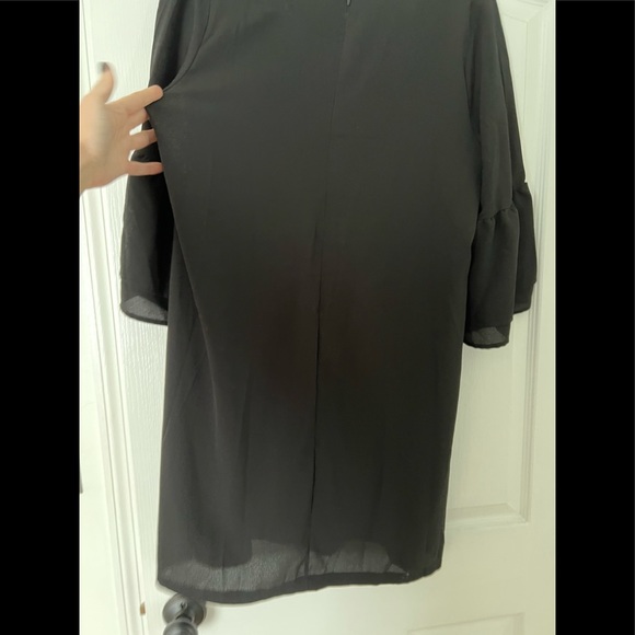 BLACK RUFFLE SLEEVE DRESS - Picture 4 of 6